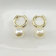 Load image into Gallery viewer, Earrings brass glass pearl earrings