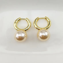 Load image into Gallery viewer, Earrings brass glass pearl earrings