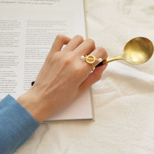 Load image into Gallery viewer, Pearl interlocking ring, ring, ring